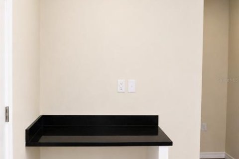Touwnhouse à vendre à Tampa, Floride: 3 chambres, 161.37 m2 № 2138190 - photo 28