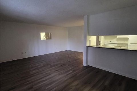 Condominio en alquiler en Largo, Florida, 2 dormitorios, 77.76 m2 № 1556624 - foto 4