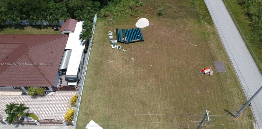Land in Goulds, Florida № 1850388