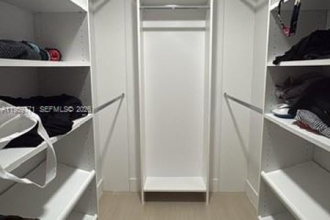 Condominio en venta en Hollywood, Florida, 2 dormitorios, 89.93 m2 № 2019988 - foto 12