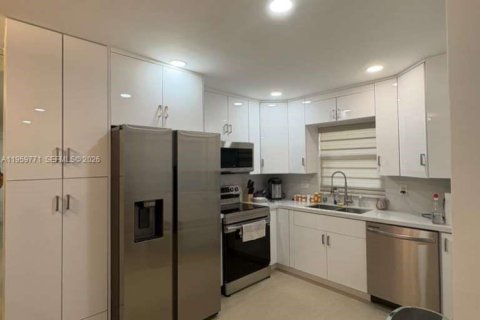 Condominio en venta en Hollywood, Florida, 2 dormitorios, 89.93 m2 № 2019988 - foto 6