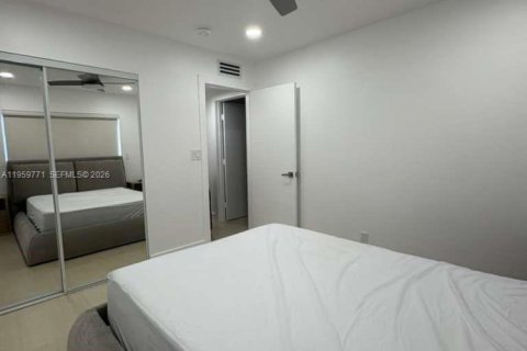 Condominio en venta en Hollywood, Florida, 2 dormitorios, 89.93 m2 № 2019988 - foto 9