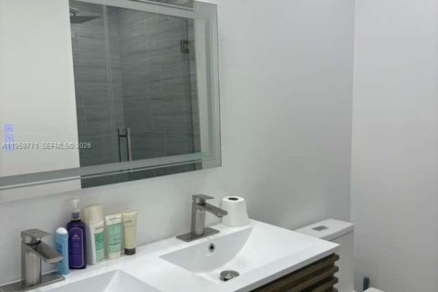 Condominio en venta en Hollywood, Florida, 2 dormitorios, 89.93 m2 № 2019988 - foto 7