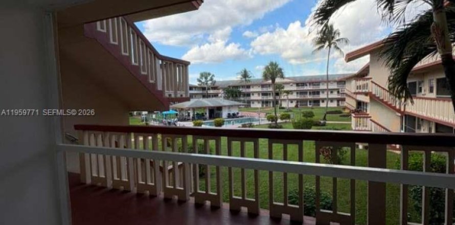 Condominio en Hollywood, Florida, 2 dormitorios  № 2019988