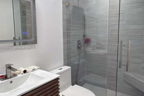 Condominio en venta en Hollywood, Florida, 2 dormitorios, 89.93 m2 № 2019988 - foto 15