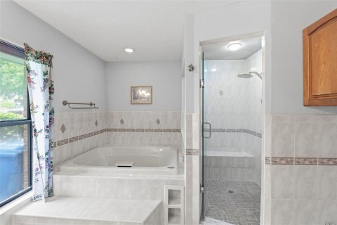 House in Valrico, Florida 4 bedrooms, 238.85 sq.m. № 2258260 - photo 26