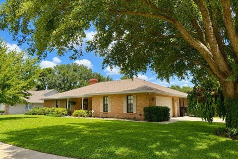 House in Valrico, Florida 4 bedrooms, 238.85 sq.m. № 2258260