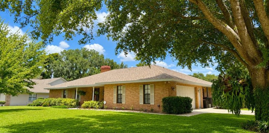 House in Valrico, Florida 4 bedrooms, 238.85 sq.m. № 2258260