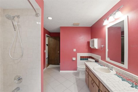 House in Valrico, Florida 4 bedrooms, 238.85 sq.m. № 2258260 - photo 30
