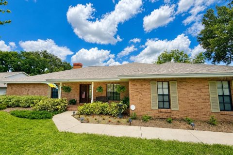 House in Valrico, Florida 4 bedrooms, 238.85 sq.m. № 2258260 - photo 5