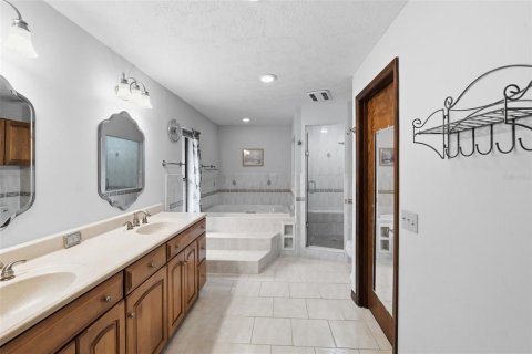 House in Valrico, Florida 4 bedrooms, 238.85 sq.m. № 2258260 - photo 25