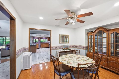 House in Valrico, Florida 4 bedrooms, 238.85 sq.m. № 2258260 - photo 10