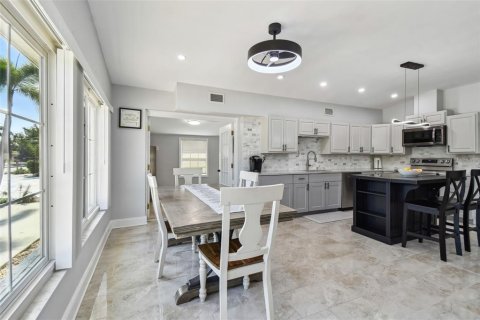 Villa ou maison à vendre à Saint Pete Beach, Floride: 3 chambres, 148.64 m2 № 1626350 - photo 6