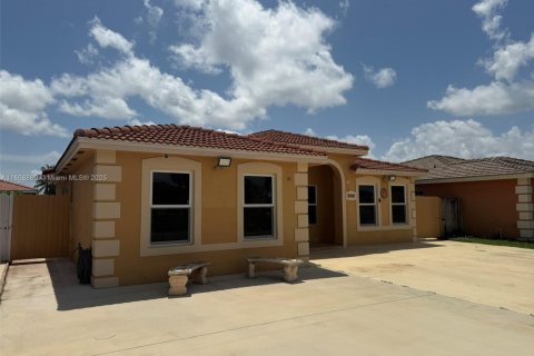 Купить виллу или дом в Хомстед, Флорида 4 спальни, 145.11м2, № 1896538 - фото 2