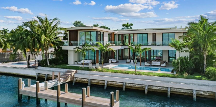 Villa ou maison à Miami, Floride 6 chambres, 622.54 m2 № 1458843