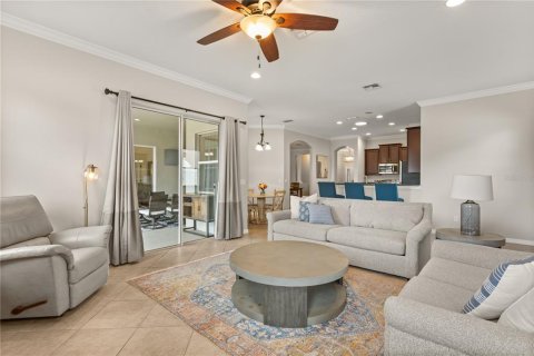 House in Winter Garden, Florida 4 bedrooms, 234.67 sq.m. № 1826630 - photo 8