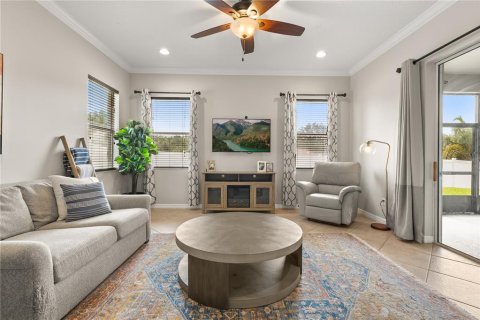 House in Winter Garden, Florida 4 bedrooms, 234.67 sq.m. № 1826630 - photo 9