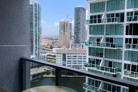 Condo in Miami, Florida, 1 bedroom  № 1762838 - photo 11