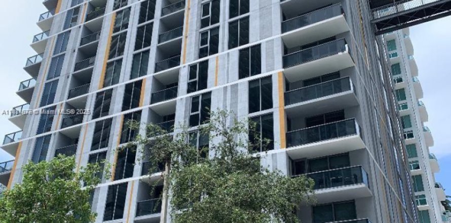 Condominio en Miami, Florida, 1 dormitorio № 1762838