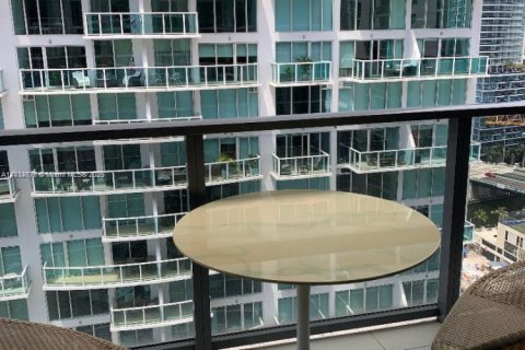 Condo in Miami, Florida, 1 bedroom  № 1762838 - photo 12