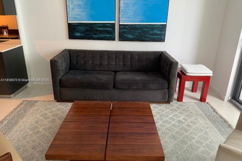 Condo in Miami, Florida, 1 bedroom  № 1762838 - photo 4
