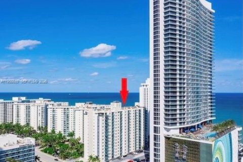 Condominio en alquiler en Hollywood, Florida, 2 dormitorios, 126.16 m2 № 2054226 - foto 12