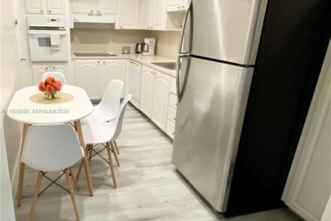 Condominio en alquiler en Hollywood, Florida, 2 dormitorios, 126.16 m2 № 2054226 - foto 11