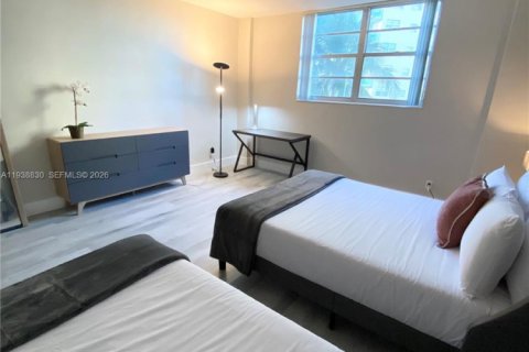 Condominio en alquiler en Hollywood, Florida, 2 dormitorios, 126.16 m2 № 2054226 - foto 4