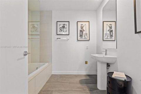 Condominio en venta en Miami, Florida, 3 dormitorios, 173.54 m2 № 2032018 - foto 22
