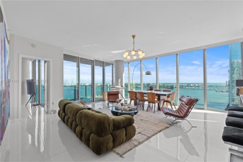 Condominio en Miami, Florida, 3 dormitorios  № 2032018