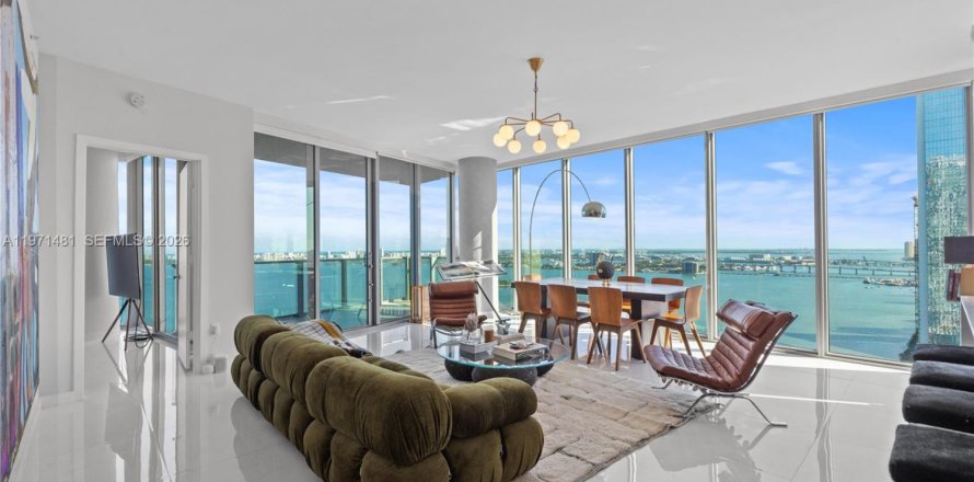 Condominio en Miami, Florida, 3 dormitorios  № 2032018