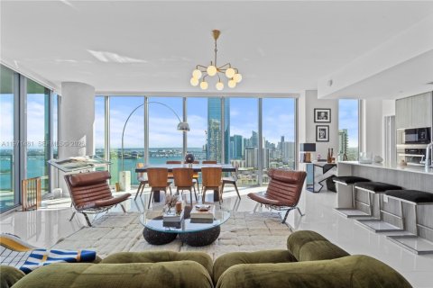Condominio en venta en Miami, Florida, 3 dormitorios, 173.54 m2 № 2032018 - foto 3