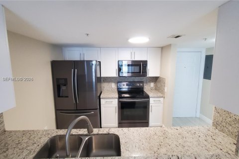 Copropriété à louer à Miami, Floride: 1 chambre, 72.56 m2 № 2001295 - photo 5