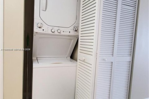 Copropriété à louer à Miami, Floride: 1 chambre, 72.56 m2 № 2001295 - photo 10