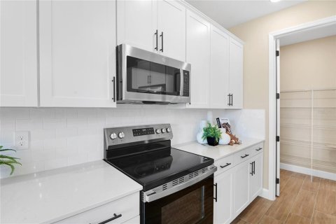 Casa en venta en Tavares, Florida, 3 dormitorios, 182.65 m2 № 2156208 - foto 10