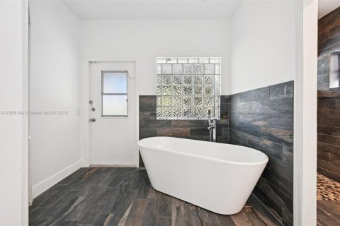 Casa en venta en Parkland, Florida, 4 dormitorios, 259.1 m2 № 1955999 - foto 30