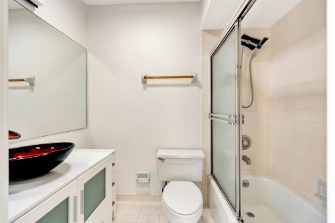 Condo in Tequesta, Florida, 1 bedroom  № 2251473 - photo 29