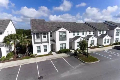 House in Davenport, Florida 5 bedrooms, 194.54 sq.m. № 2284025