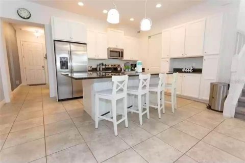 Casa en venta en Davenport, Florida, 5 dormitorios, 194.54 m2 № 2284025 - foto 2