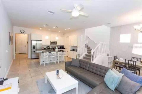 Casa en venta en Davenport, Florida, 5 dormitorios, 194.54 m2 № 2284025 - foto 4