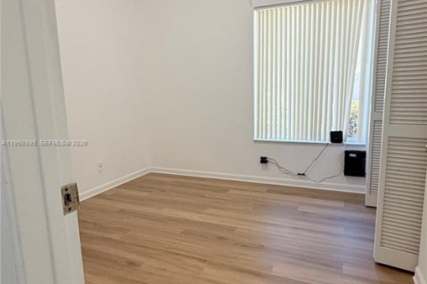 Casa en alquiler en Pembroke Pines, Florida, 3 dormitorios, 135.27 m2 № 2010549 - foto 11