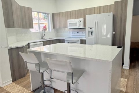 Casa en alquiler en Pembroke Pines, Florida, 3 dormitorios, 135.27 m2 № 2010549 - foto 8