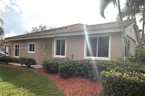 Casa en alquiler en Pembroke Pines, Florida, 3 dormitorios, 135.27 m2 № 2010549 - foto 6