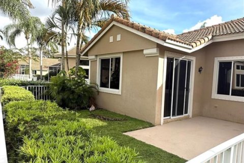 Casa en alquiler en Pembroke Pines, Florida, 3 dormitorios, 135.27 m2 № 2010549 - foto 4