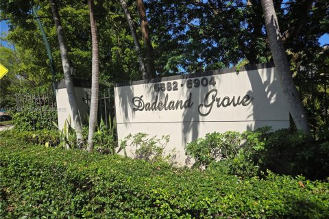 Copropriété à vendre à Pinecrest, Floride: 1 chambre, 83.98 m2 № 1977283 - photo 1