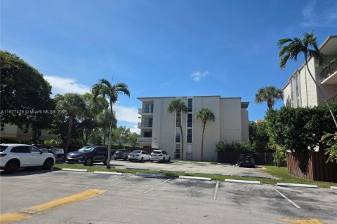 Copropriété à vendre à Pinecrest, Floride: 1 chambre, 83.98 m2 № 1977283 - photo 3