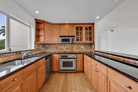 Copropriété à vendre à Miami, Floride: 2 chambres, 142.14 m2 № 1962586 - photo 15