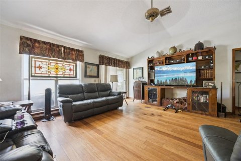 House in Orange City, Florida 3 bedrooms, 178.28 sq.m. № 2217092 - photo 6