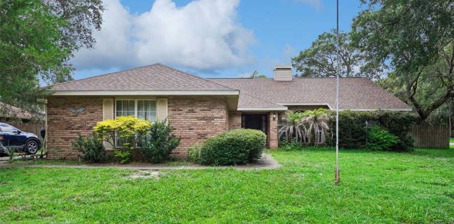 House in Orange City, Florida 3 bedrooms, 178.28 sq.m. № 2217092