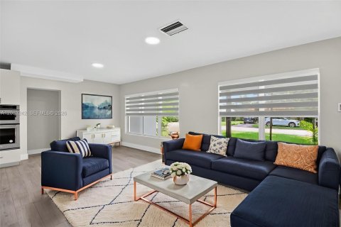 Villa ou maison à louer à South Miami, Floride: 3 chambres, 241.92 m2 № 2066530 - photo 7